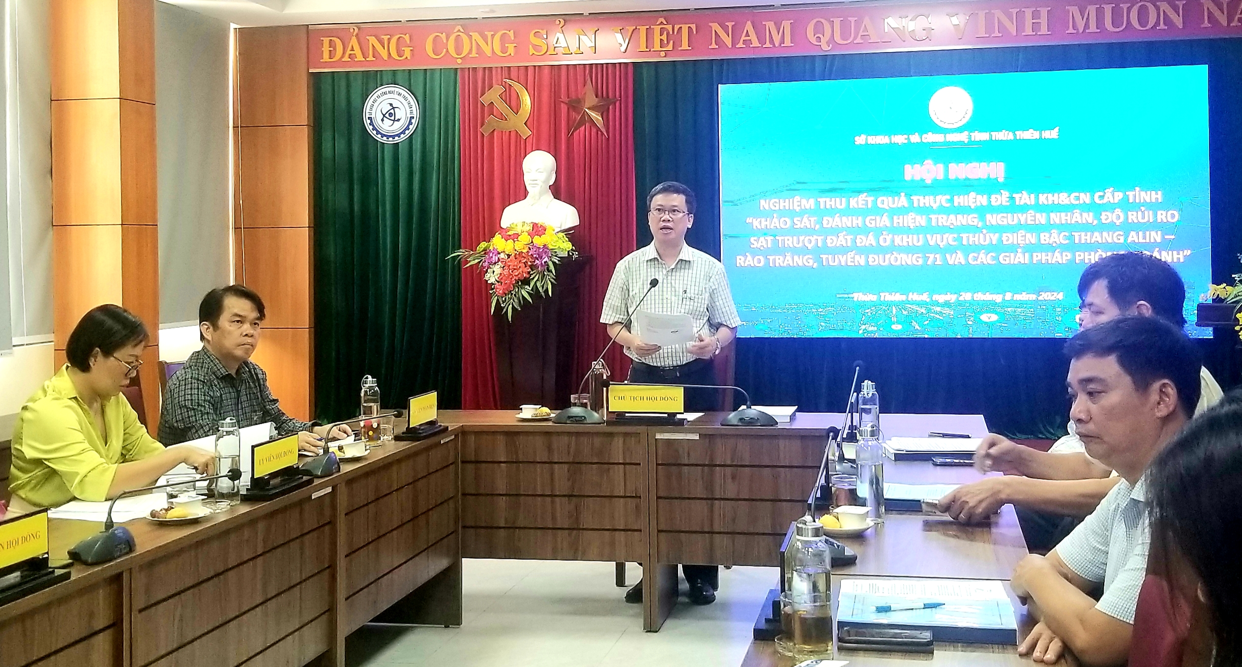 Đánh giá hiện trạng, độ rủi ro sạt trượt đất đá ở A Lin - Rào Trăng