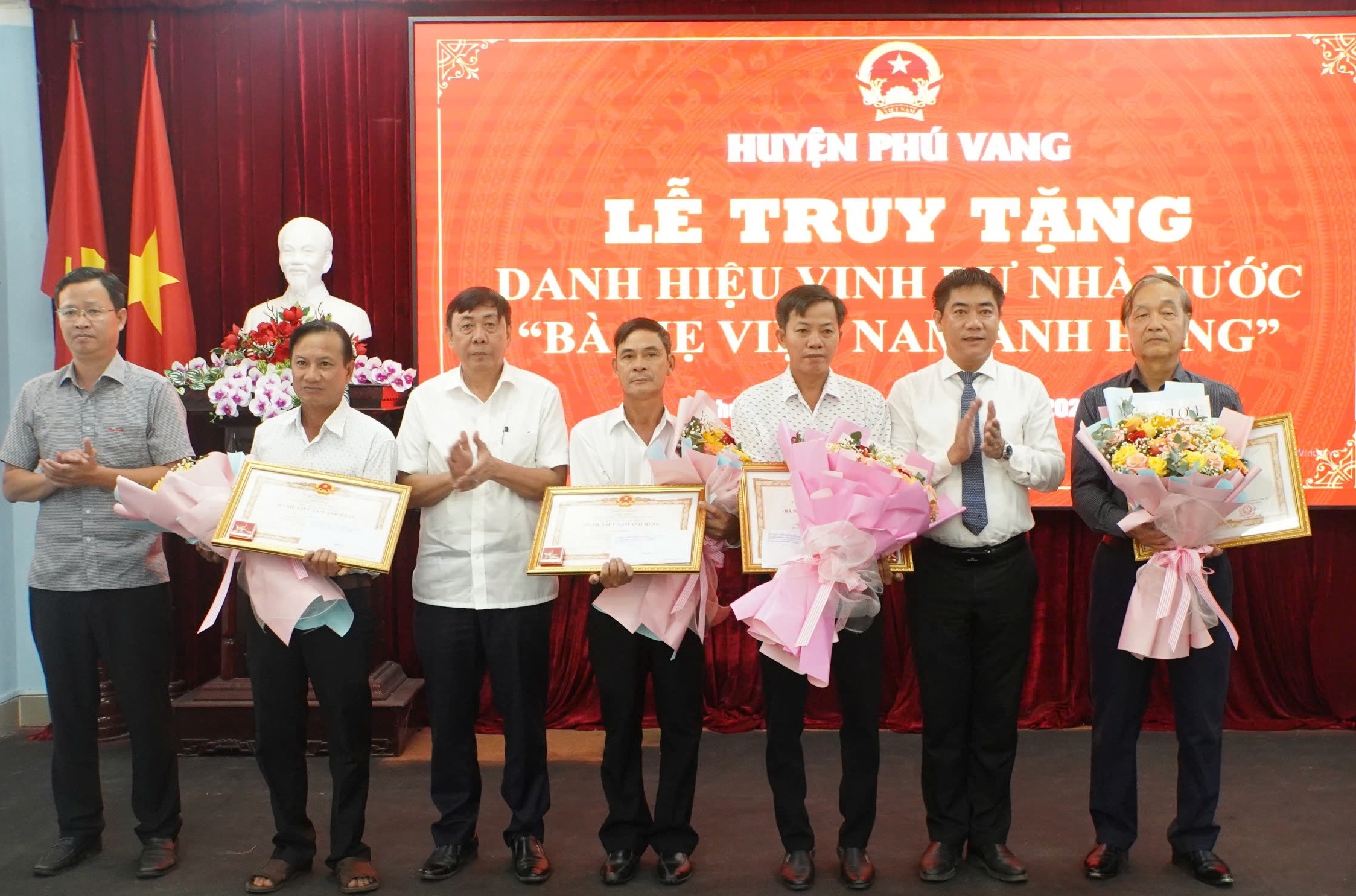 Truy tặng danh hiệu “Bà mẹ Việt Nam Anh hùng”