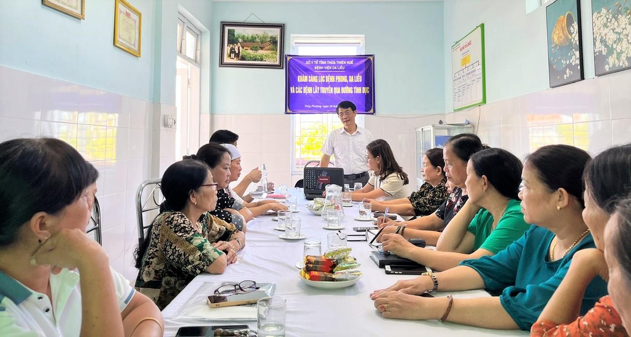 Tập huấn kỹ năng phát hiện và điều trị bệnh phong cho cán bộ y tế cơ sở