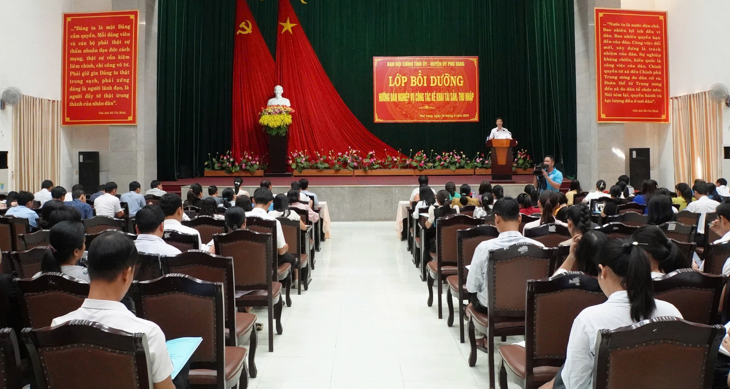 Bồi dưỡng hướng dẫn nghiệp vụ công tác kê khai tài sản, thu nhập