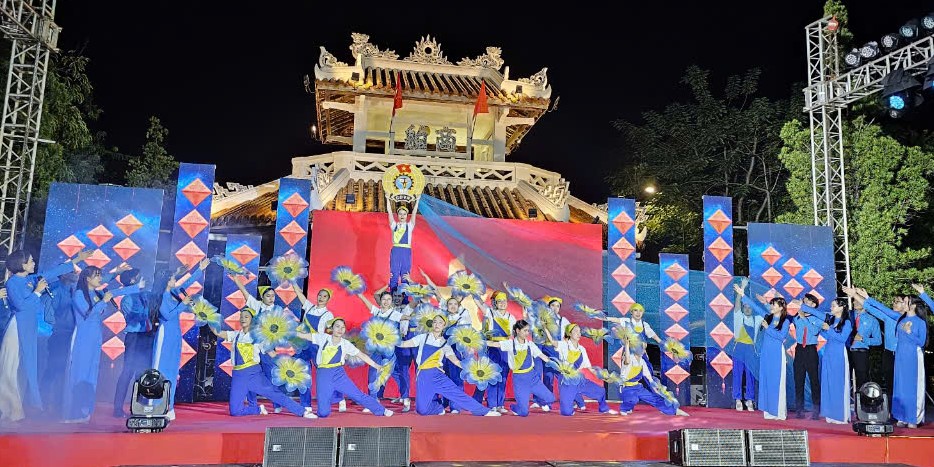 Liên hoan Tiếng hát đoàn viên, người lao động cụm 3