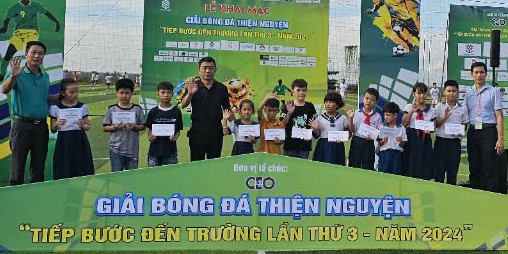 Khởi động giải bóng đá thiện nguyện “Tiếp bước đến trường”