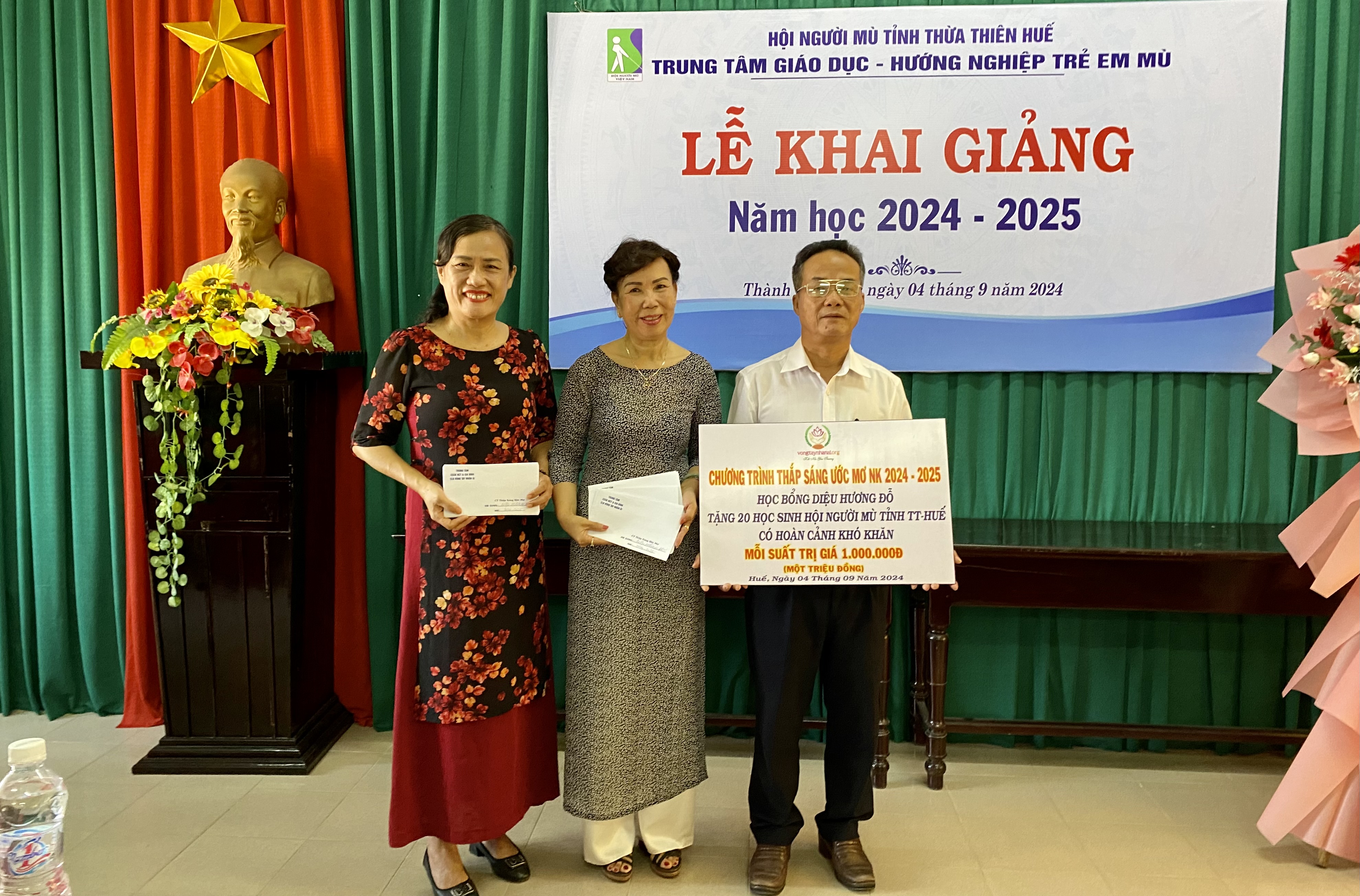 Năm học mới của học sinh khiếm thị