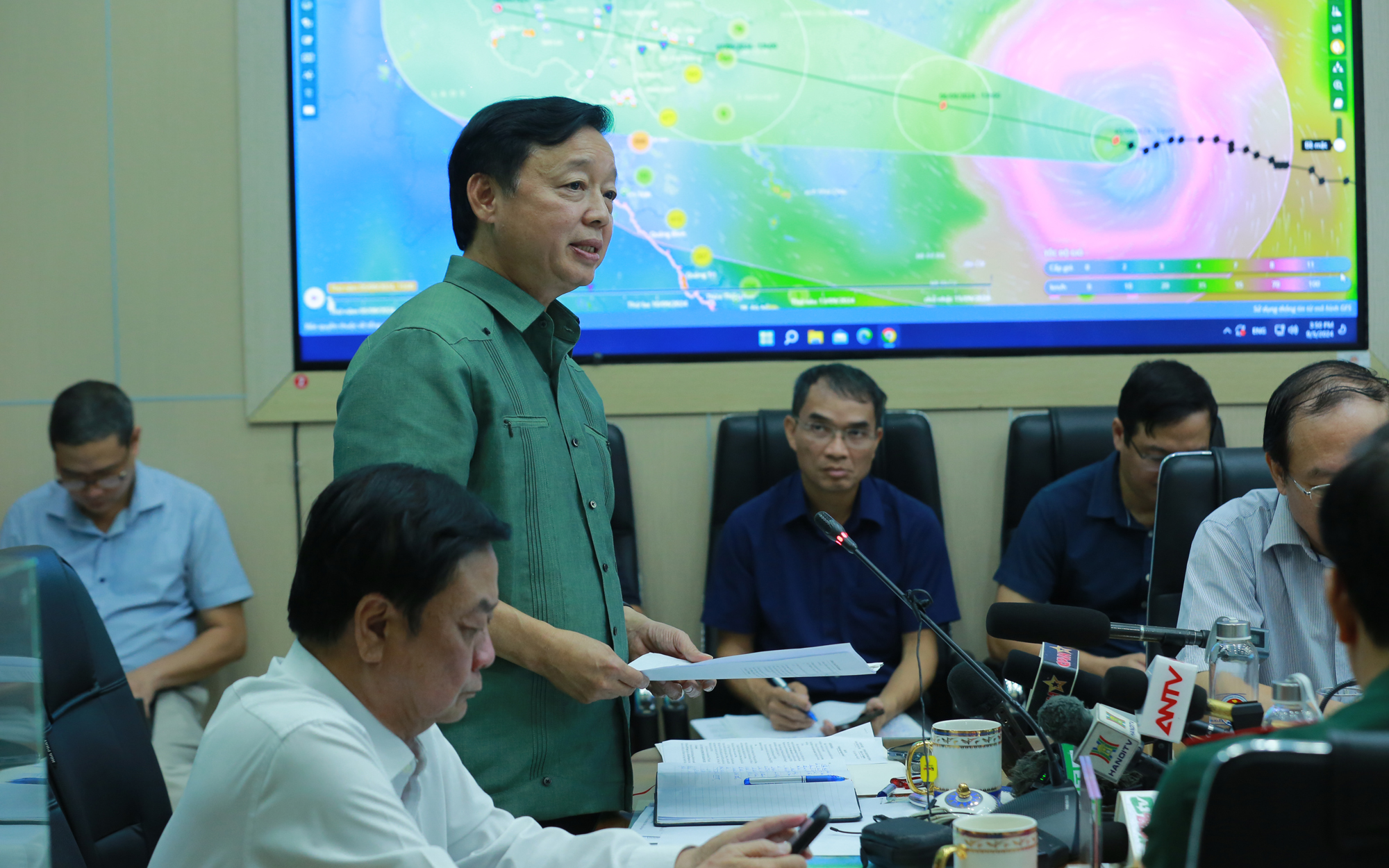 Tận dụng khoảng thời gian vàng ứng phó với bão số 3