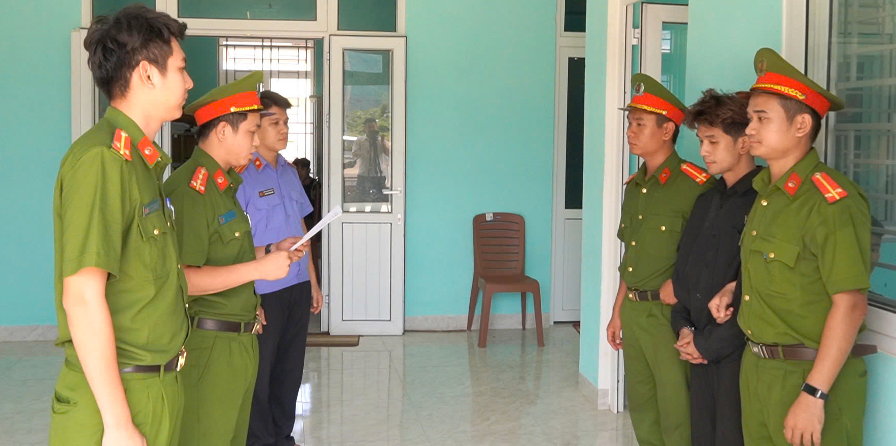 Phú Lộc Một đối tượng bị Cơ quan cảnh sát điều tra ra lệnh giữ người trong trường hợp khẩn cấp