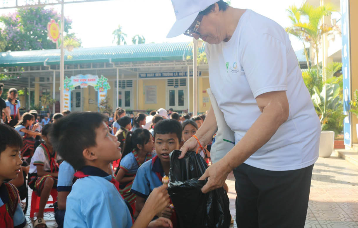 Những chiếc kẹo của chị Cecile le Phạm