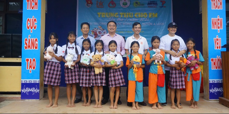 Ấm áp Trung thu cho em ở A Lưới