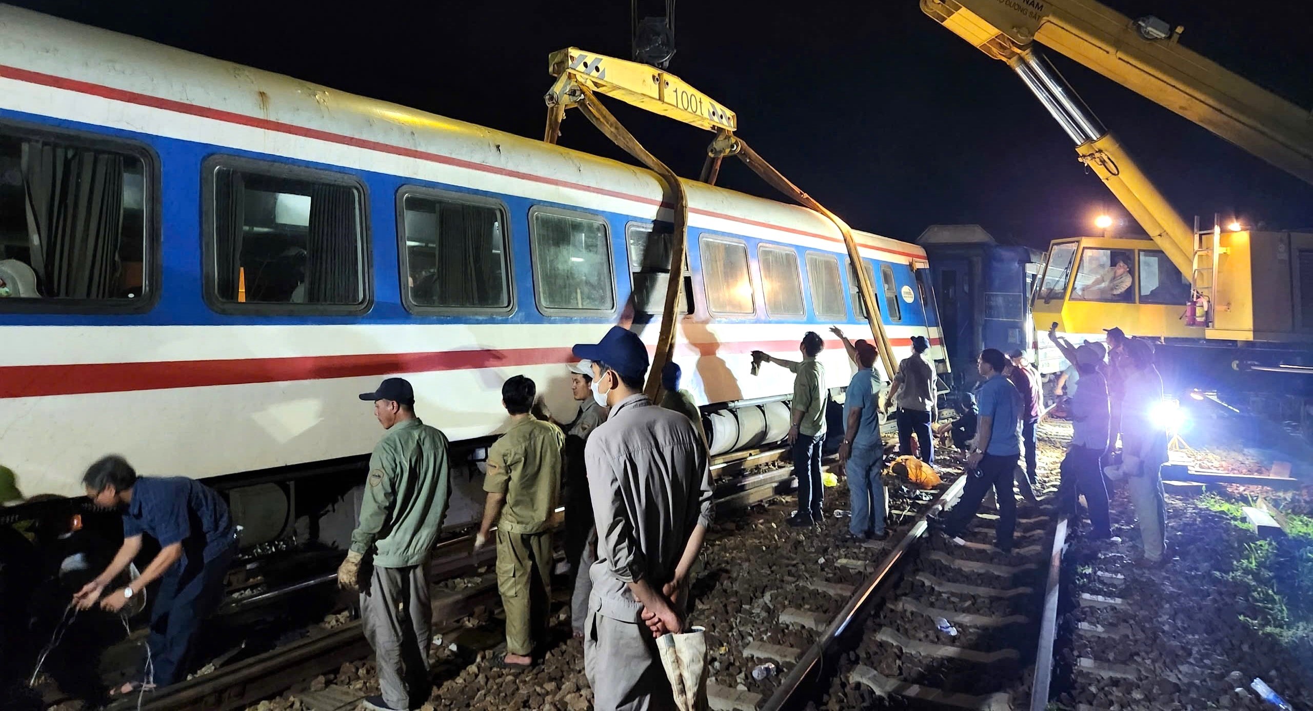 Đề xuất phương án khắc phục kỹ thuật liên quan đến các chuyến tàu trật bánh qua địa bàn Phú Lộc