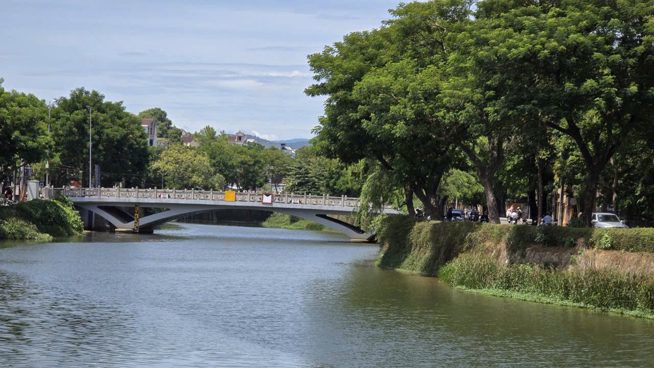 Thông qua nhiều nghị quyết quan trọng về chỉnh trang và phát triển đô thị Huế