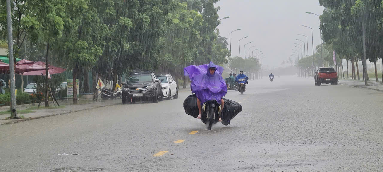Mưa gây ngập cục bộ, chủ động triển khai phương án ứng phó