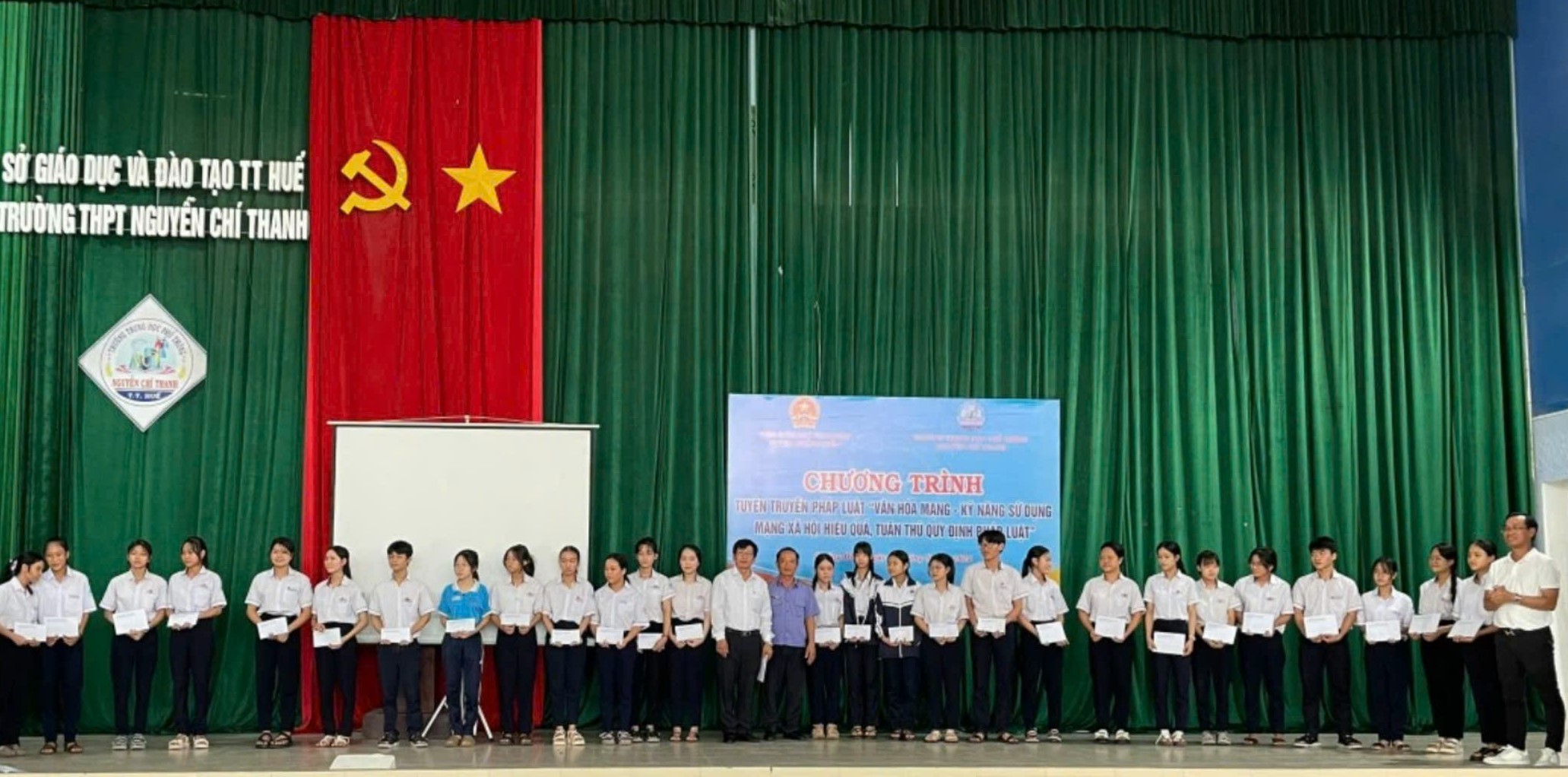 “Mạng xã hội và kỹ năng sử dụng hiệu quả, tuân thủ quy định pháp luật”