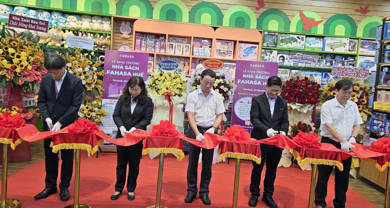 Khai trương Nhà sách FAHASA tại Aeon Mall Huế