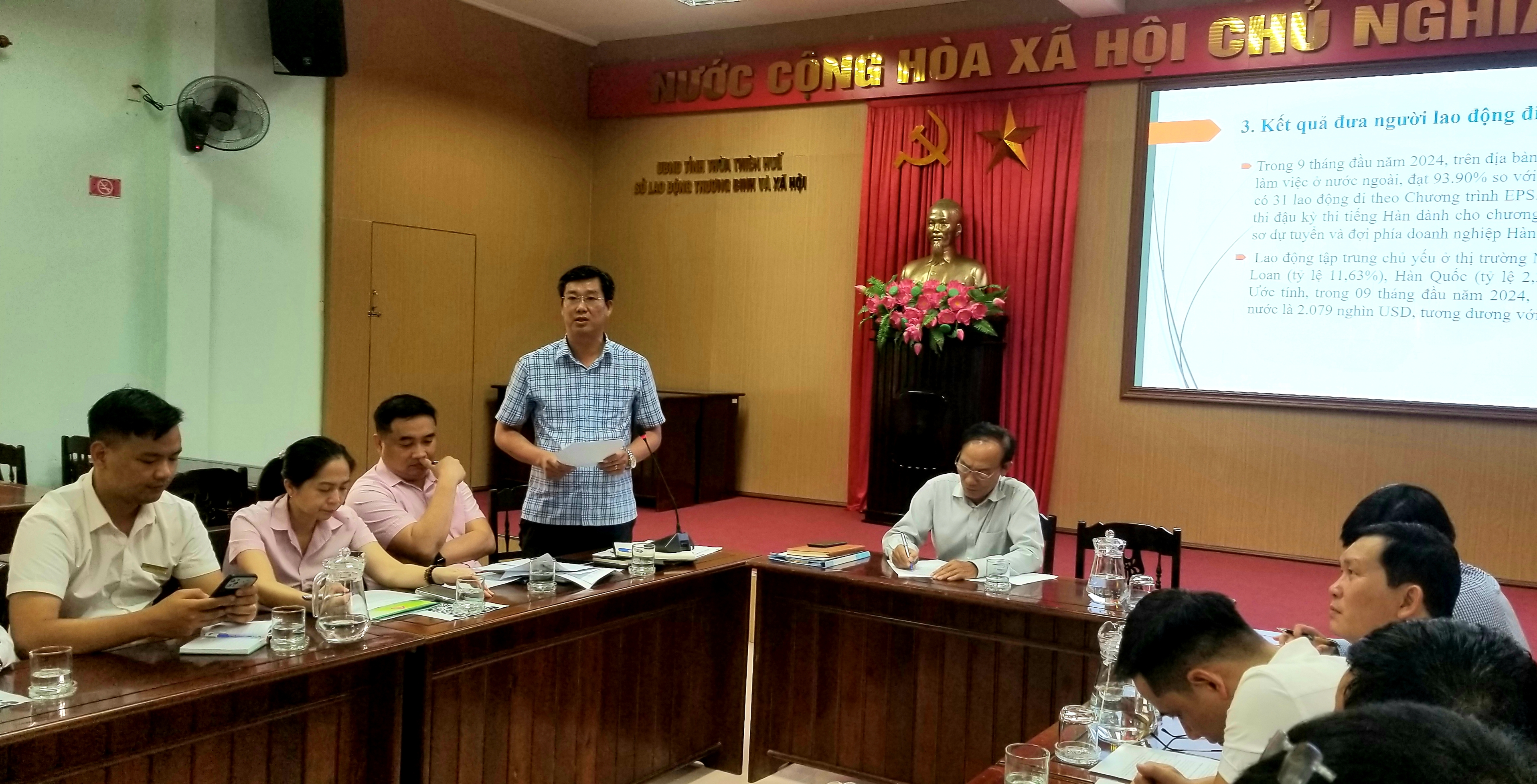 Đưa hơn 1 900 lao động đi làm việc ở nước ngoài theo hợp đồng