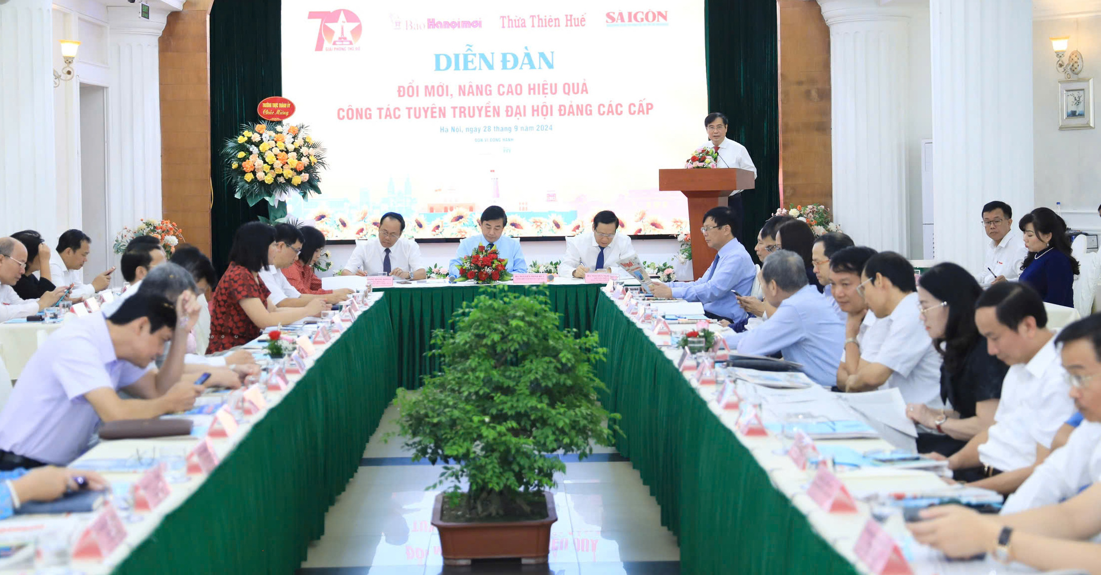 “Đổi mới, nâng cao hiệu quả tuyên truyền đại hội Đảng các cấp”