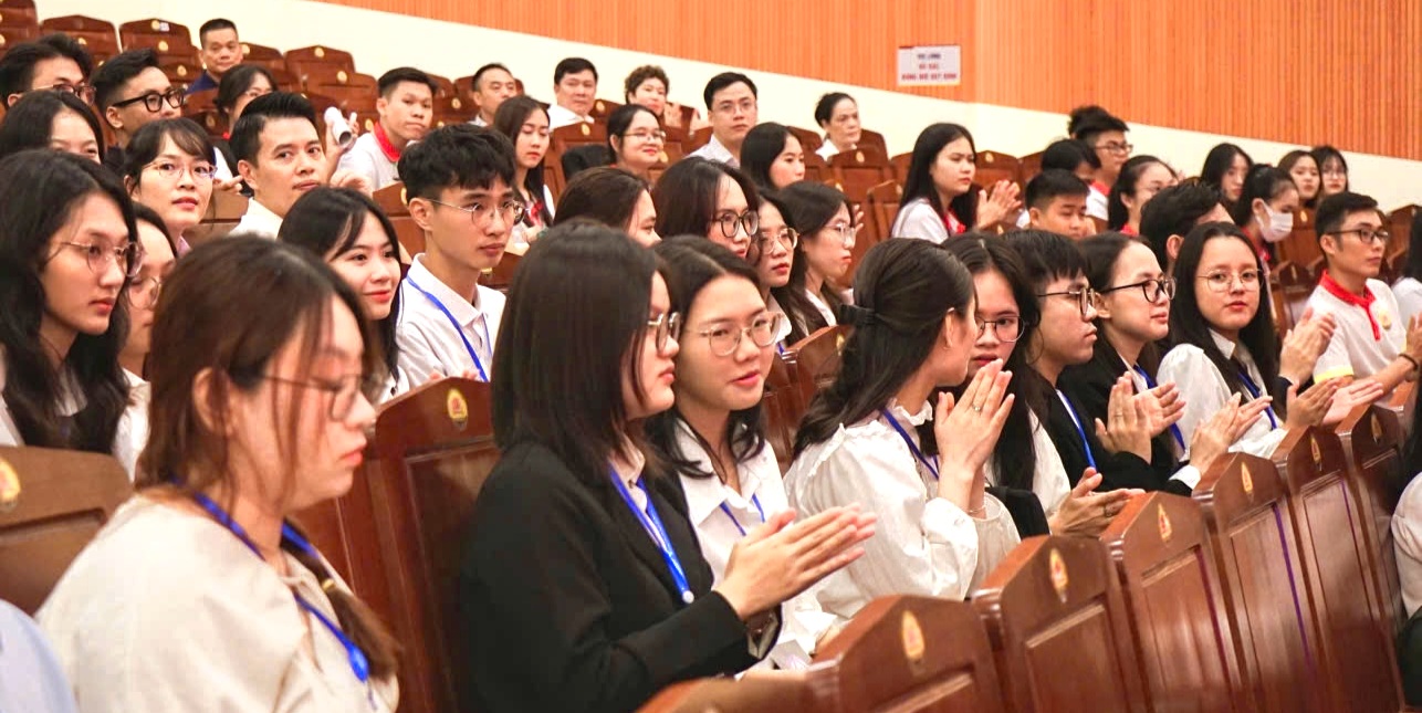 Sinh viên tìm hiểu về hòa giải thương mại