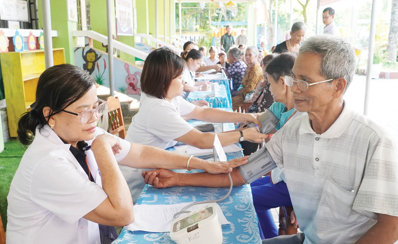 Chăm sóc người cao tuổi thích ứng già hóa dân số