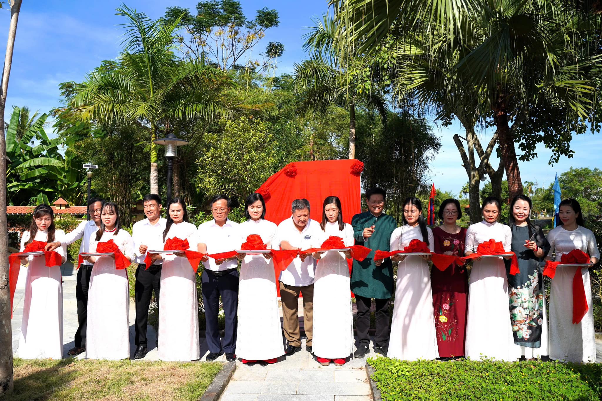 Nhà lưu niệm Tố Hữu đón văn bia bài thơ Việt Bắc