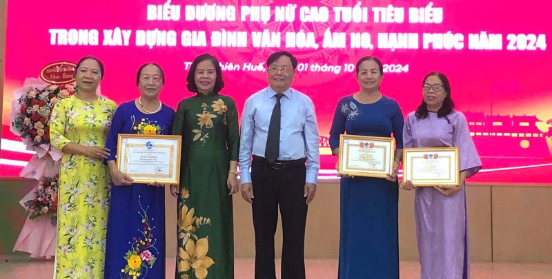 Phát huy vai trò phụ nữ cao tuổi