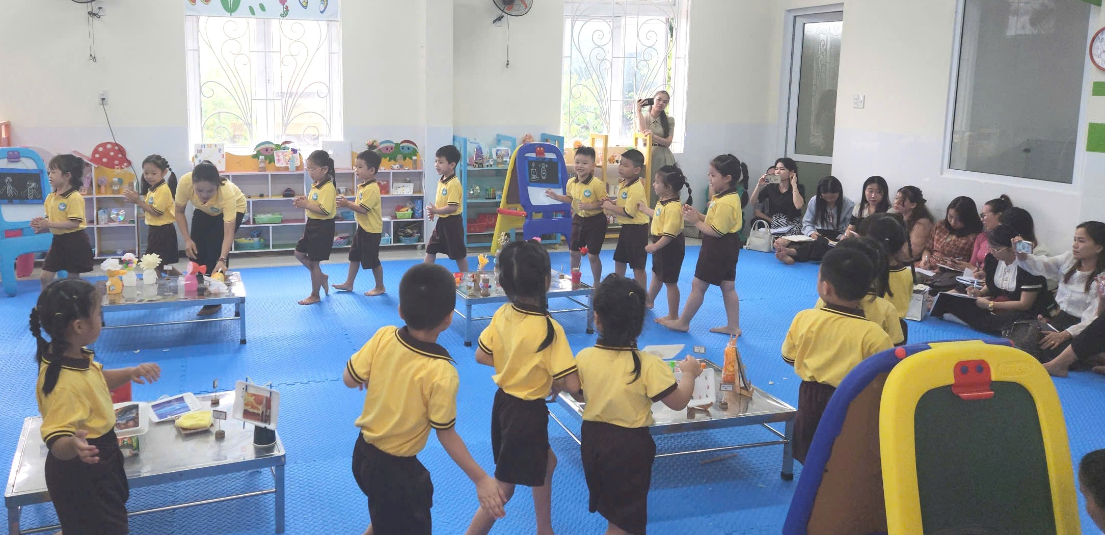 Xây dựng môi trường giáo dục phát huy tính tích cực cho trẻ mầm non