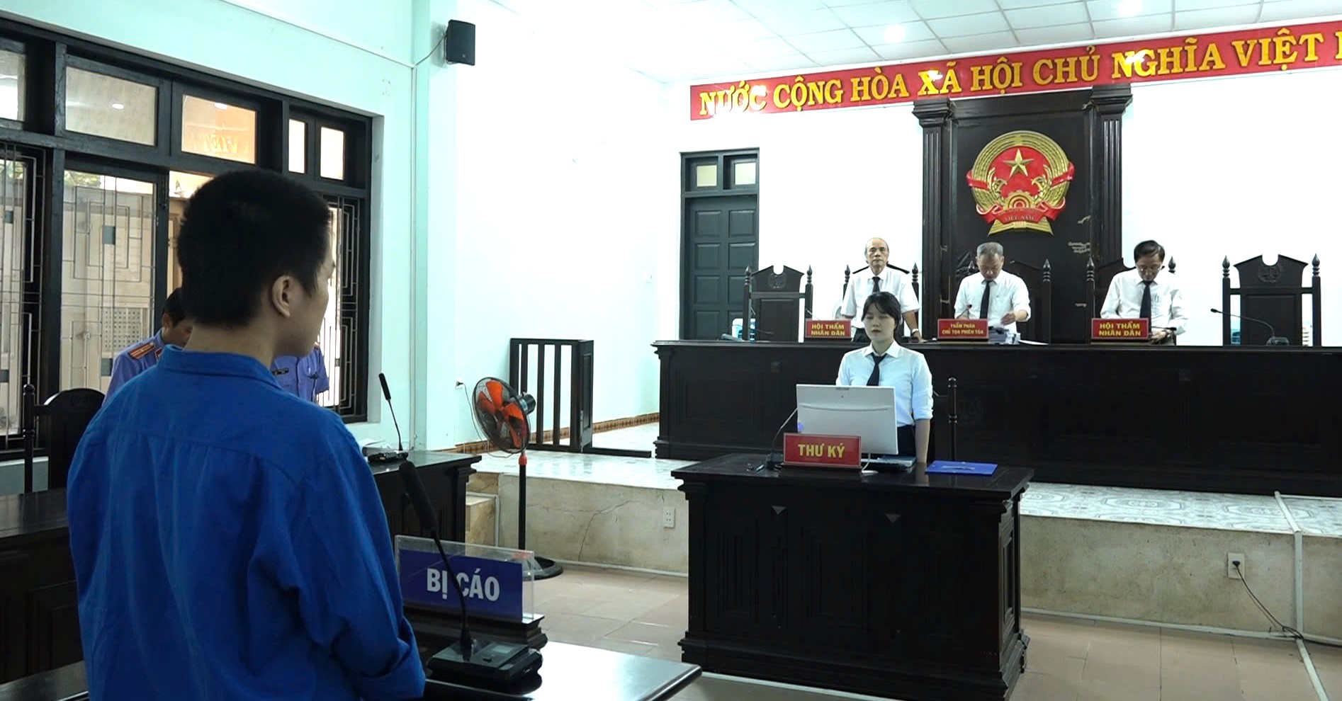 Chiếm đoạt tài sản của gần 200 người bằng thủ đoạn cho vay tiền qua mạng