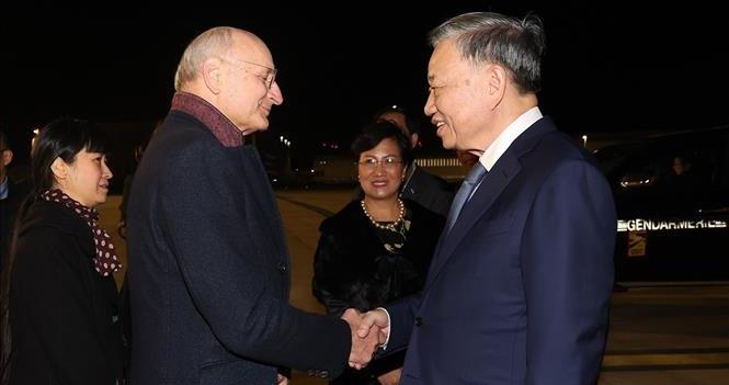 Tổng Bí thư, Chủ tịch nước Tô Lâm bắt đầu tham dự Hội nghị cấp cao Pháp ngữ lần thứ 19 và thăm chính thức Pháp