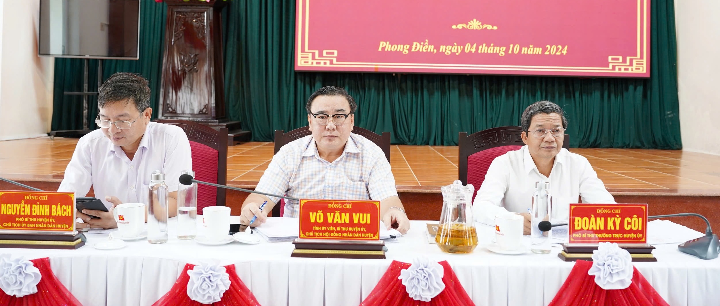 Phong Điền tổ chức Hội nghị Huyện ủy lần thứ 18 mở rộng