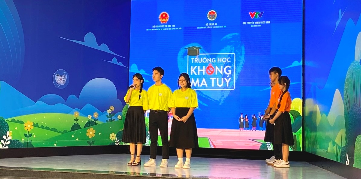 “Trường học không ma túy”