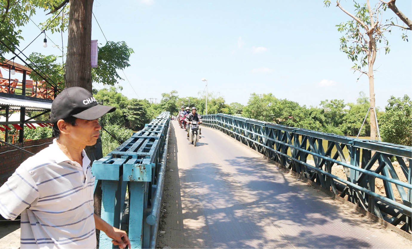 Người dân tha thiết xây dựng mới cầu Phú Lưu