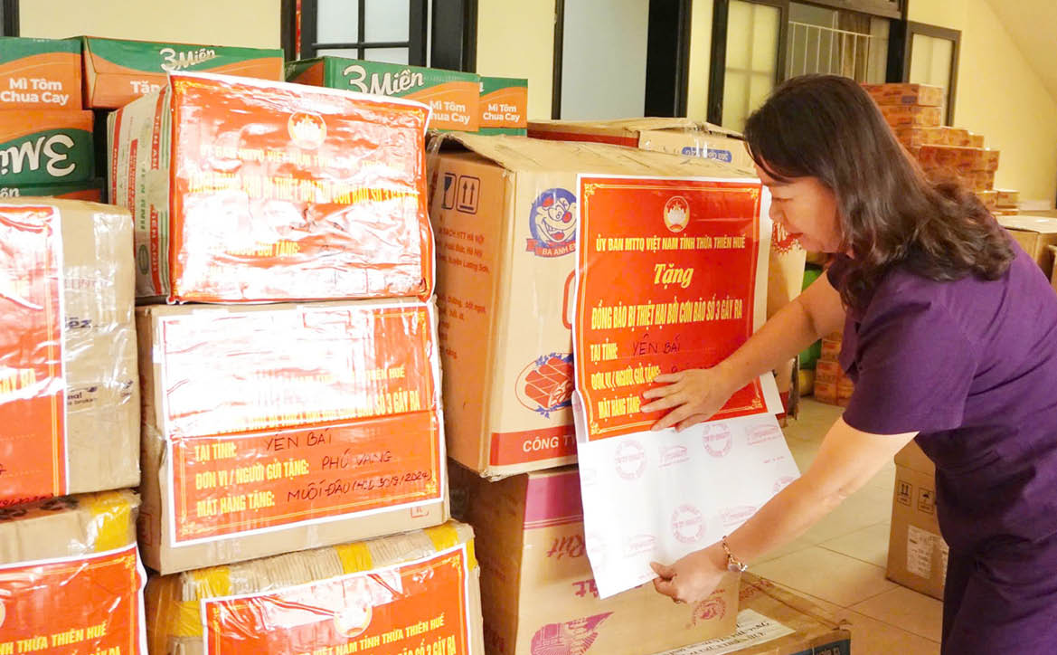 “Người trong một nước phải thương nhau cùng”