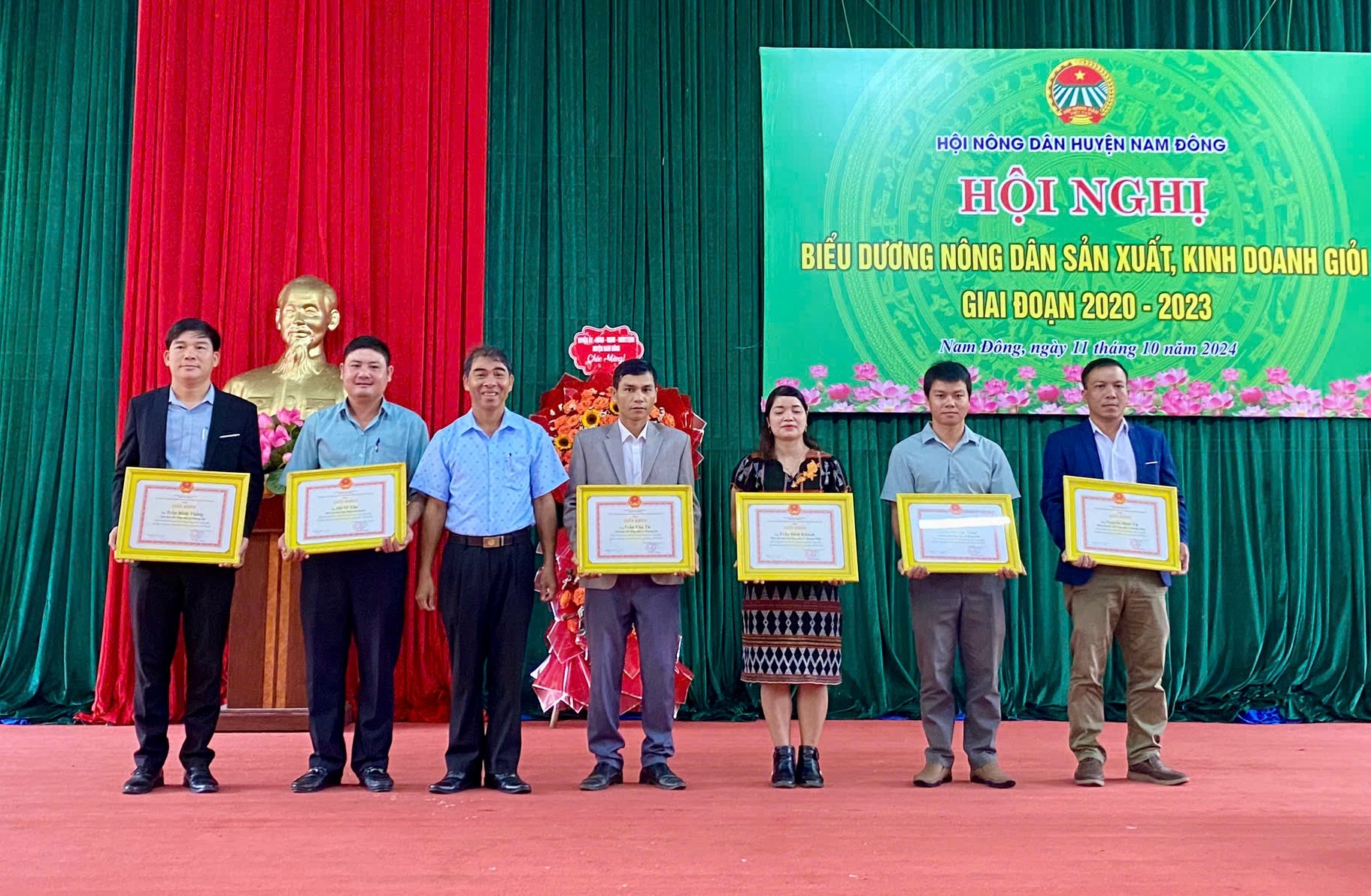 Nam Đông Công nhận 49 hộ nông dân sản xuất, kinh doanh giỏi