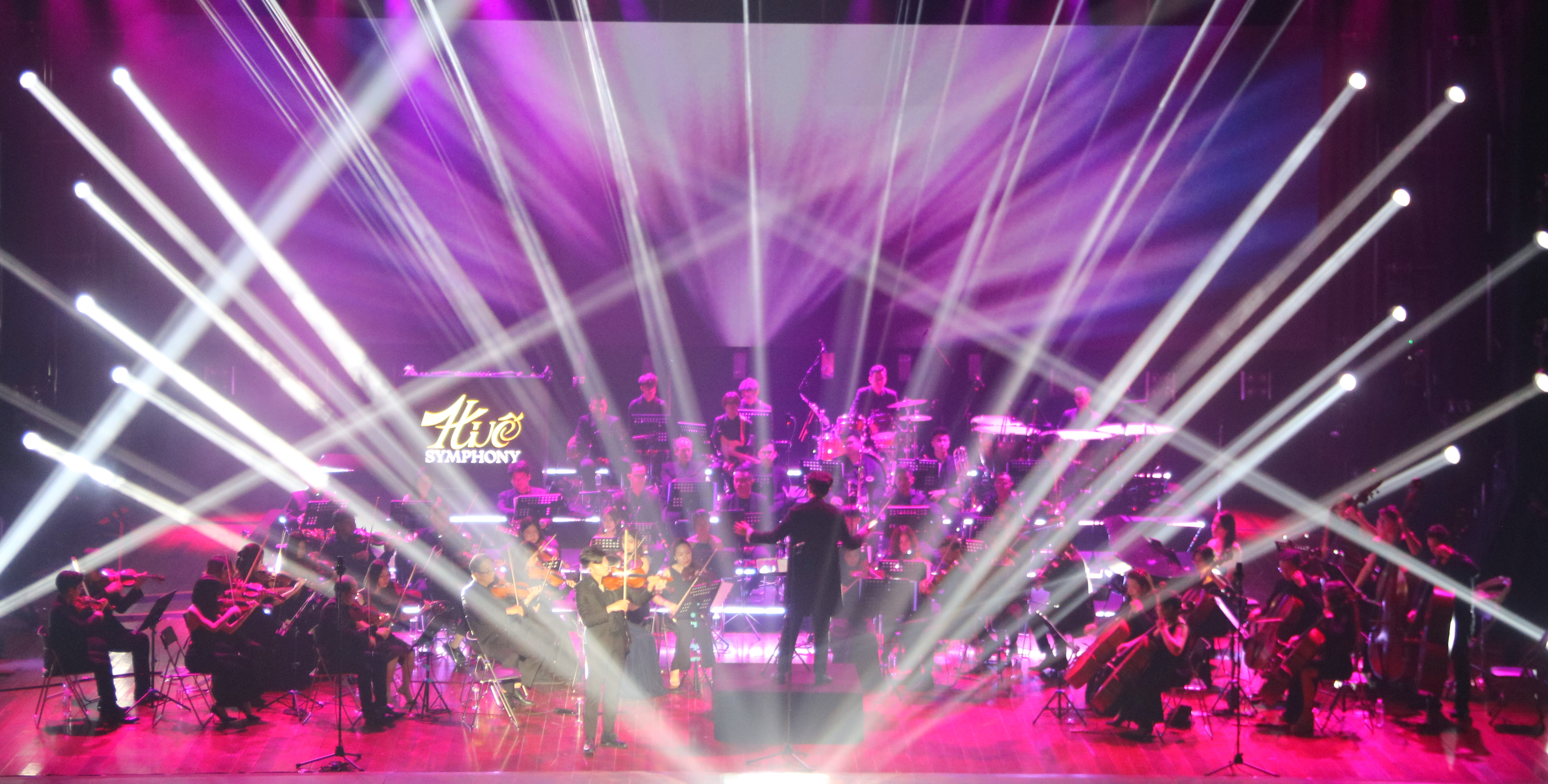 Hòa mình vào đêm nhạc Huế Symphony