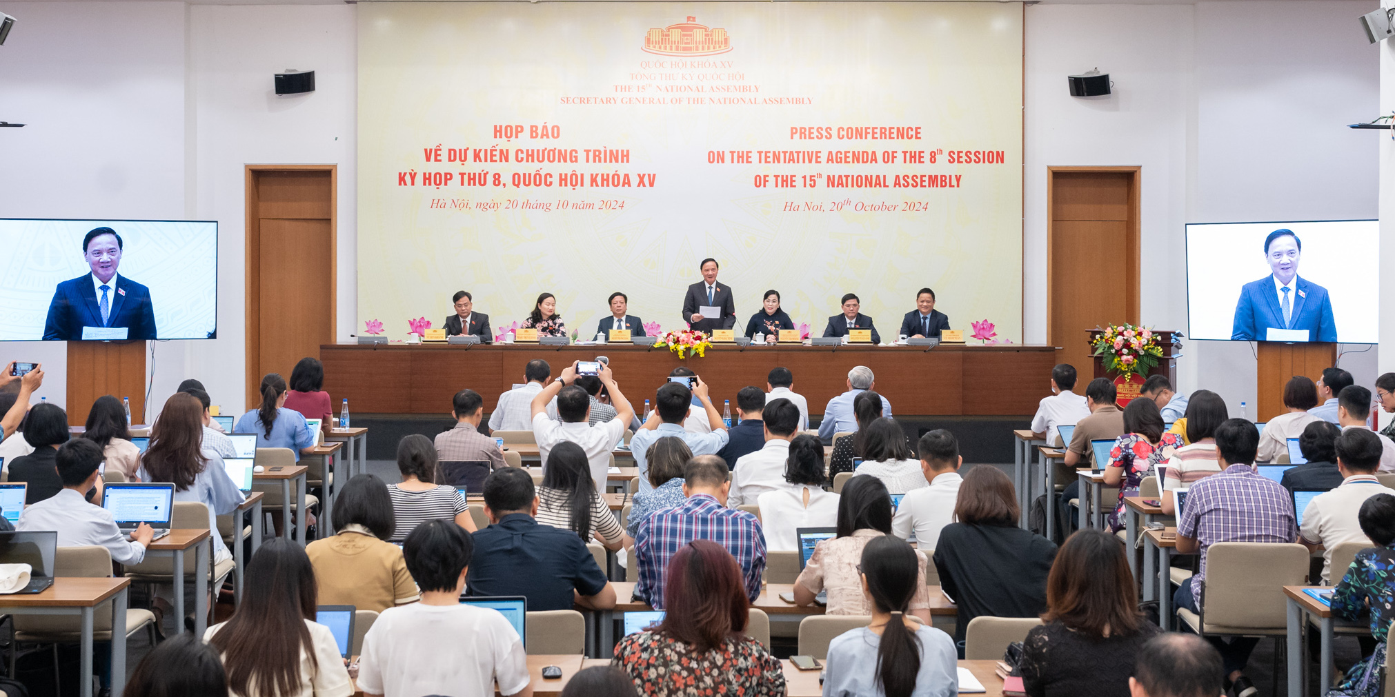 Hoàn thiện các chính sách pháp luật để thúc đẩy sự phát triển