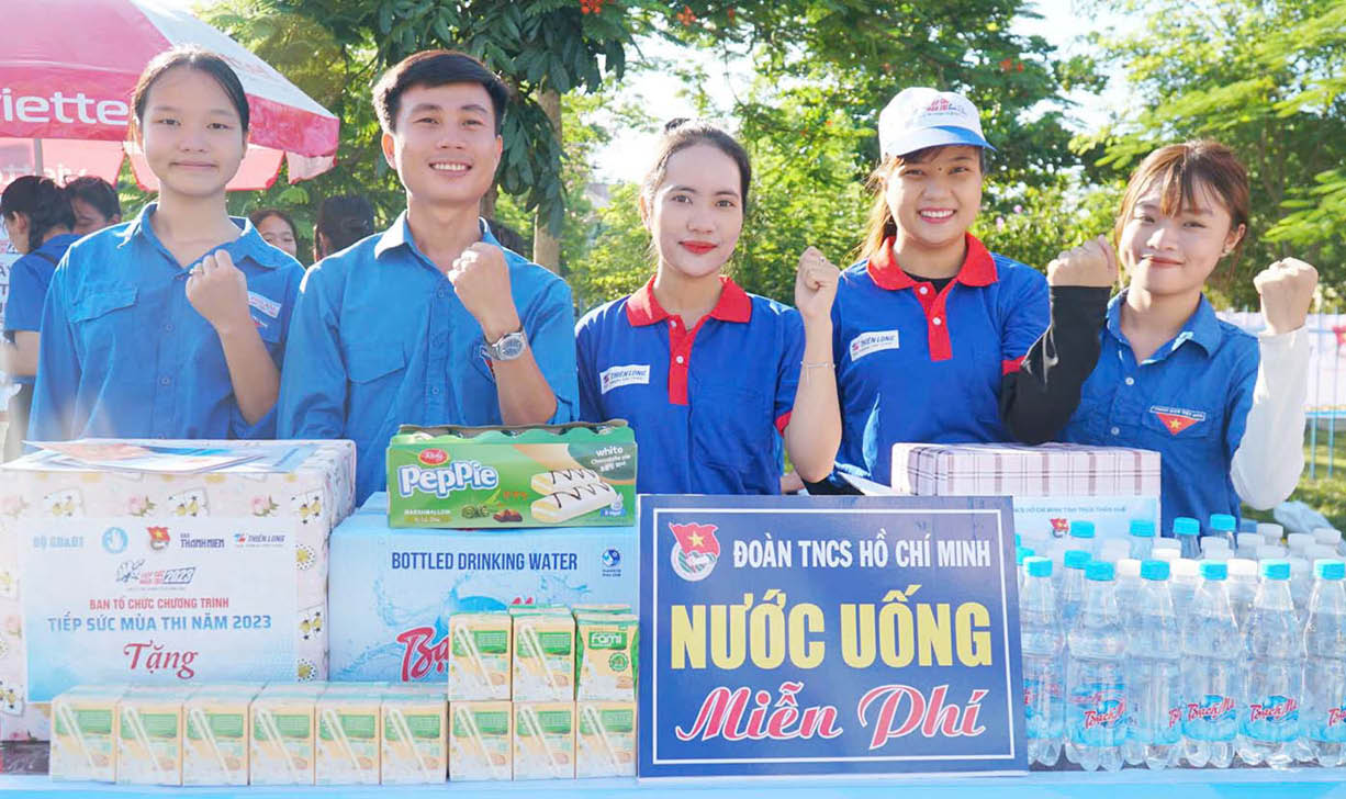 Dấu ấn áo xanh tình nguyện hè