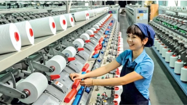 Triển vọng của các ngành công nghiệp năm 2025 Phục hồi giữa muôn vàn thách thức