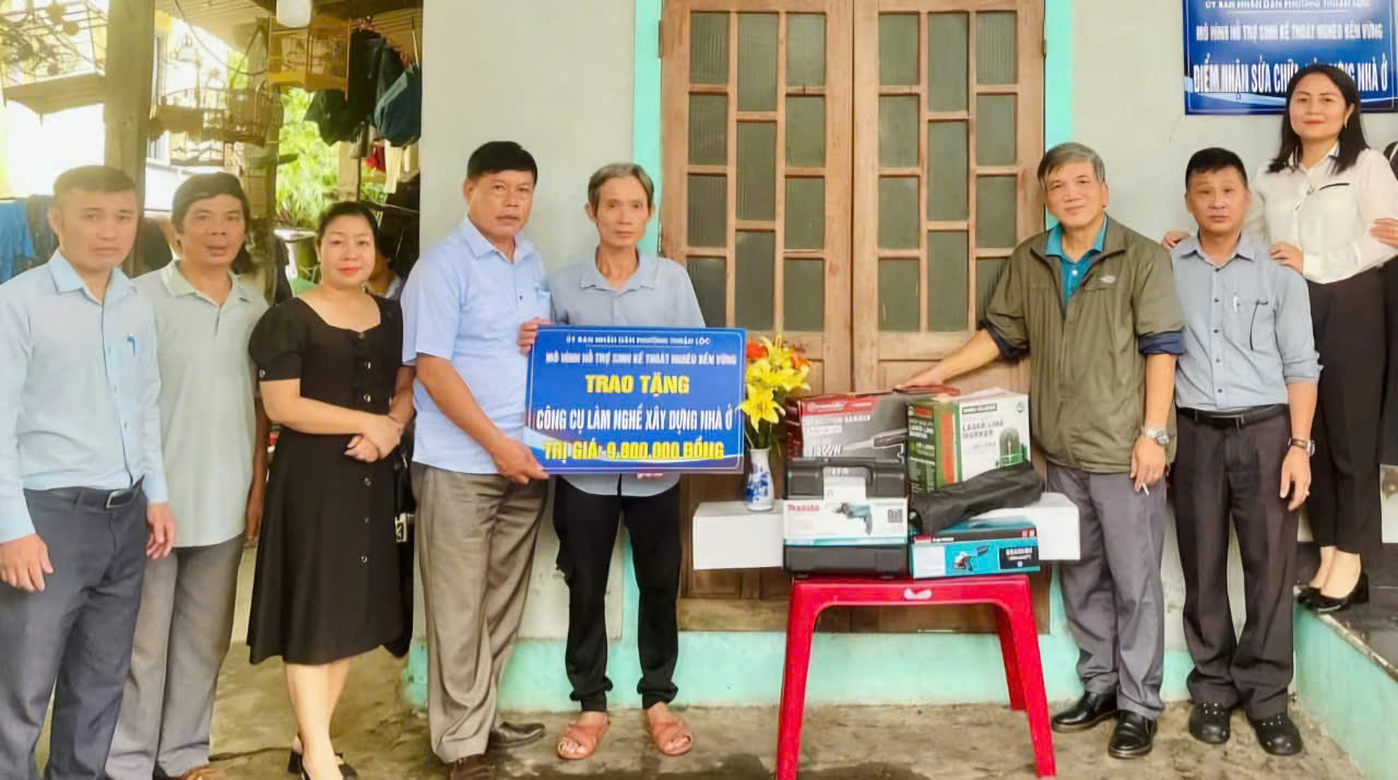 Trao 3 mô hình sinh kế trị giá 26 triệu đồng