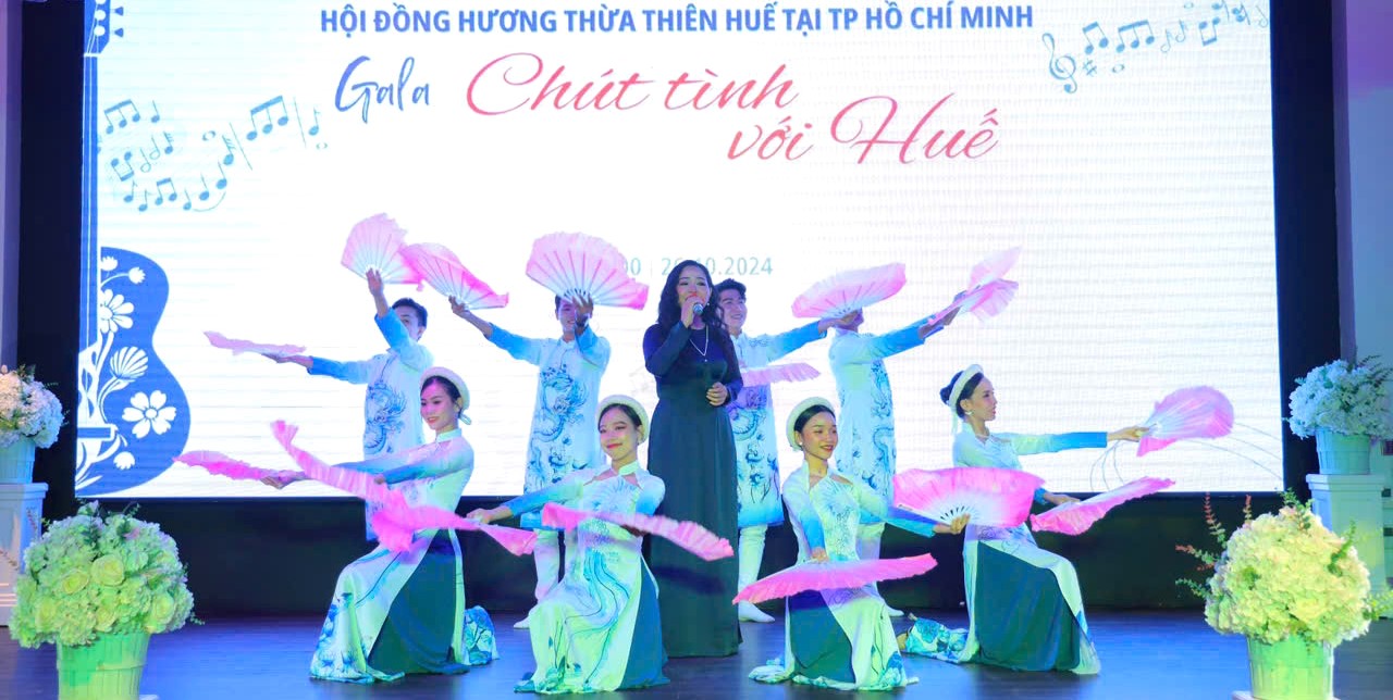 Đêm nhạc “Chút tình với Huế” sẻ chia các dự án cộng đồng
