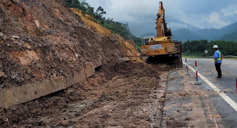 Nguy cơ lũ quét, sạt lở, sụt lún đất do mưa lớn