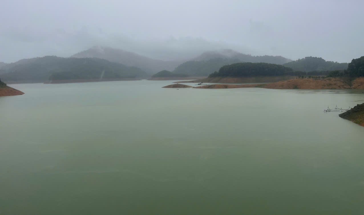 Nước sông Hương, sông Bồ sẽ đạt đỉnh ở mức xấp xỉ báo động II