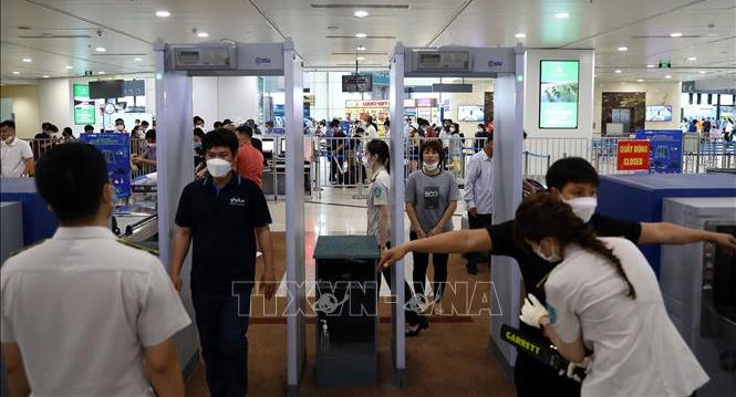 Chỉ đạo nóng về chống buôn lậu, gian lận thương mại qua đường hàng không