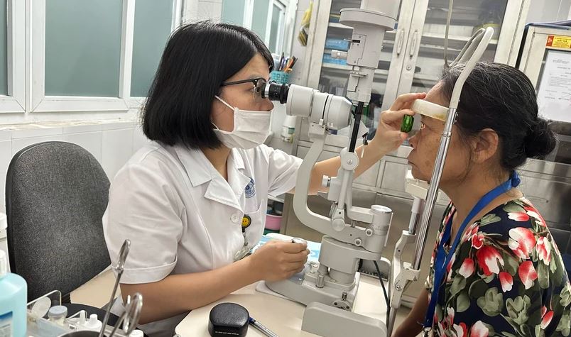 Quốc hội thảo luận về dự án luật sửa đổi, bổ sung một số điều Luật Bảo hiểm y tế