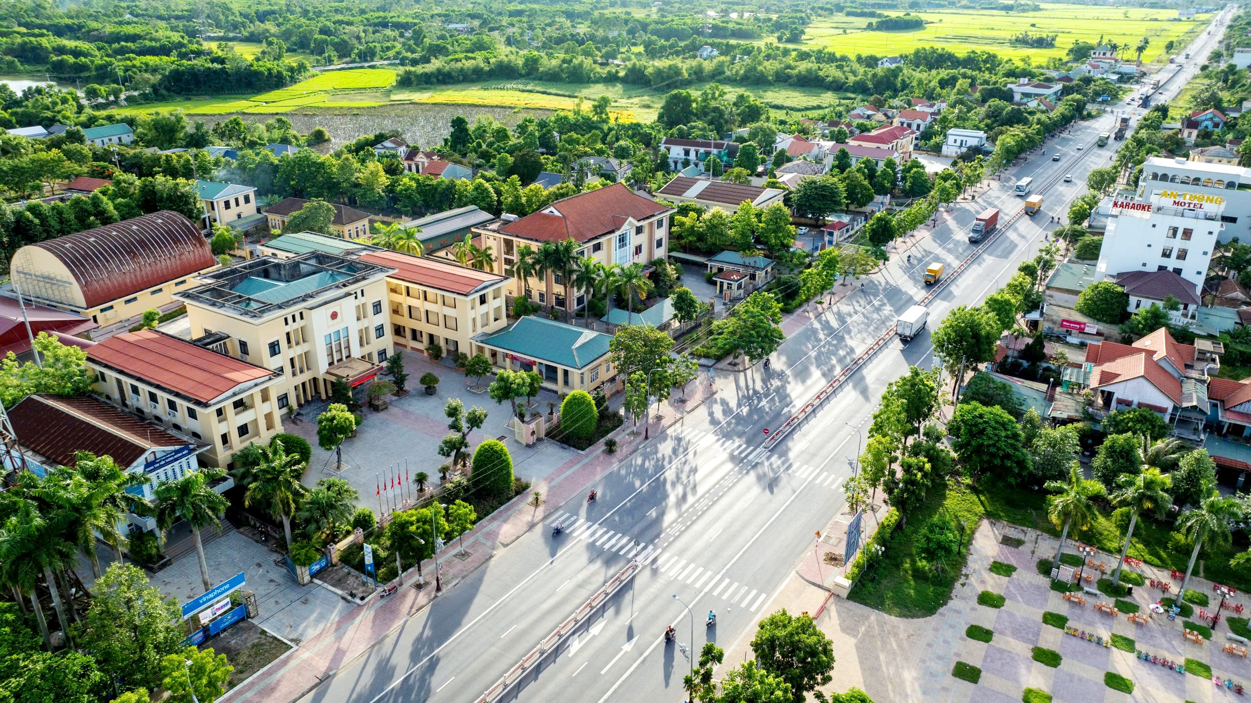 Sớm làm thay đổi diện mạo TX Hương Trà