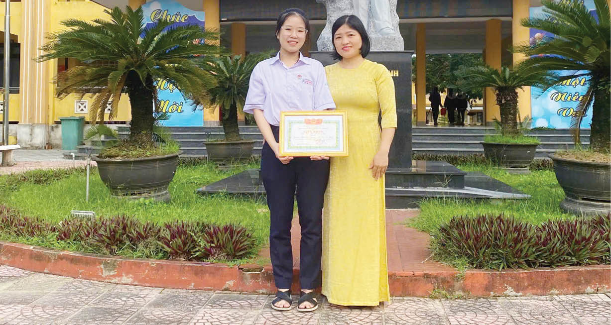 Cô nữ sinh nhiều lần đoạt giải môn ngữ văn cấp tỉnh