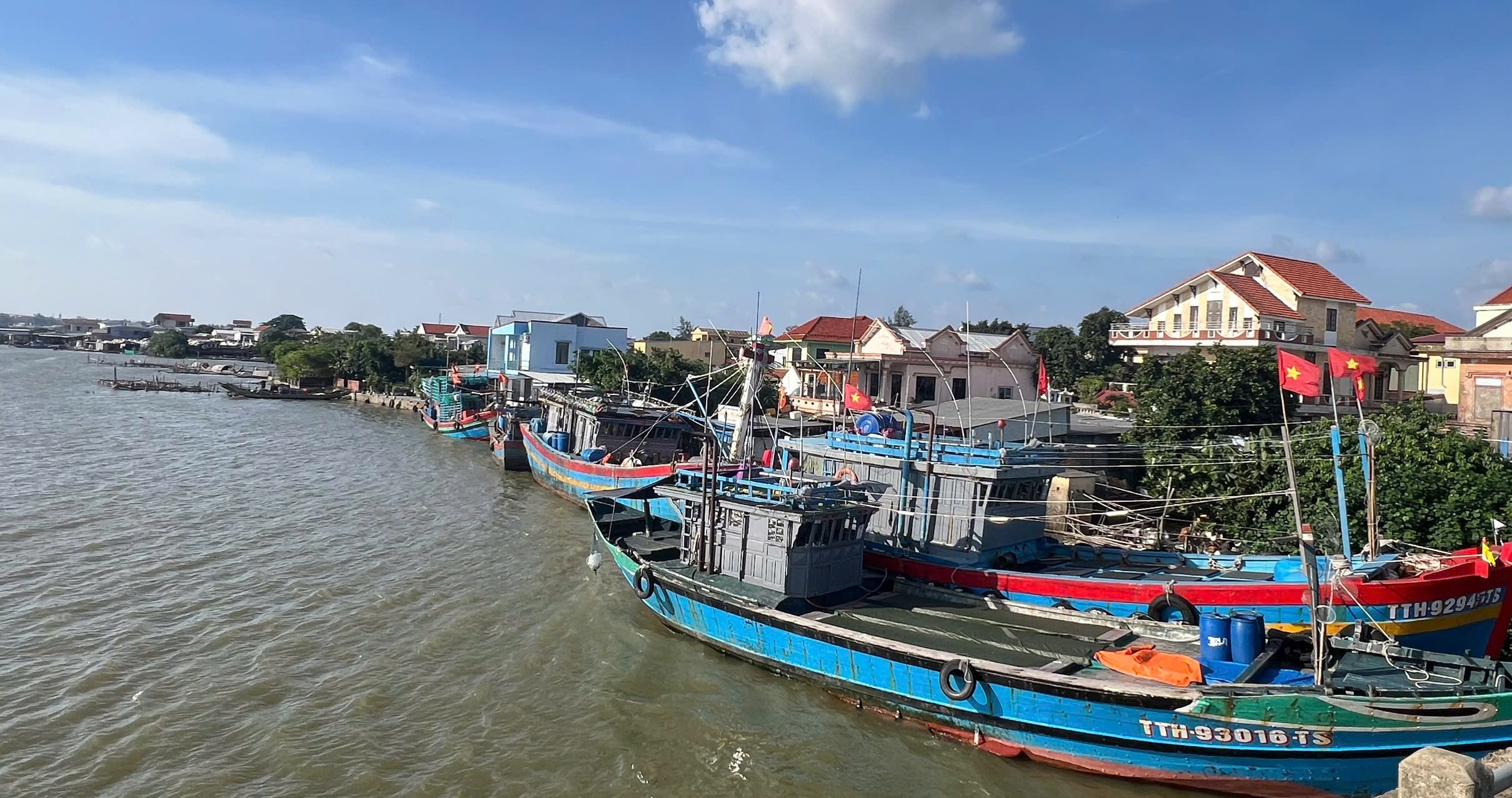 Theo dõi chặt chẽ diễn biến của bão YINXING, quản lý các phương tiện ra khơi