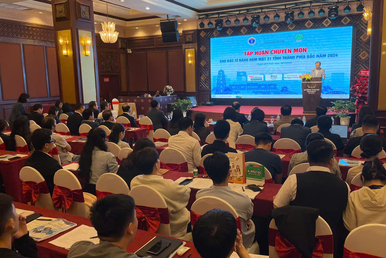 Nâng cao chuyên môn lĩnh vực Răng Hàm Mặt cho bác sĩ 31 tỉnh, thành phía Bắc
