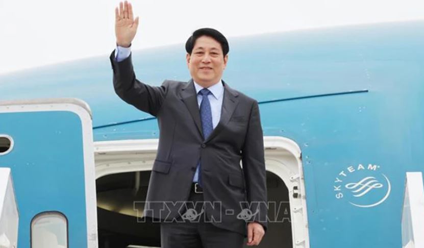 Chủ tịch nước Lương Cường đến Lima, bắt đầu chuyến thăm chính thức Peru và tham dự Tuần lễ Cấp cao APEC