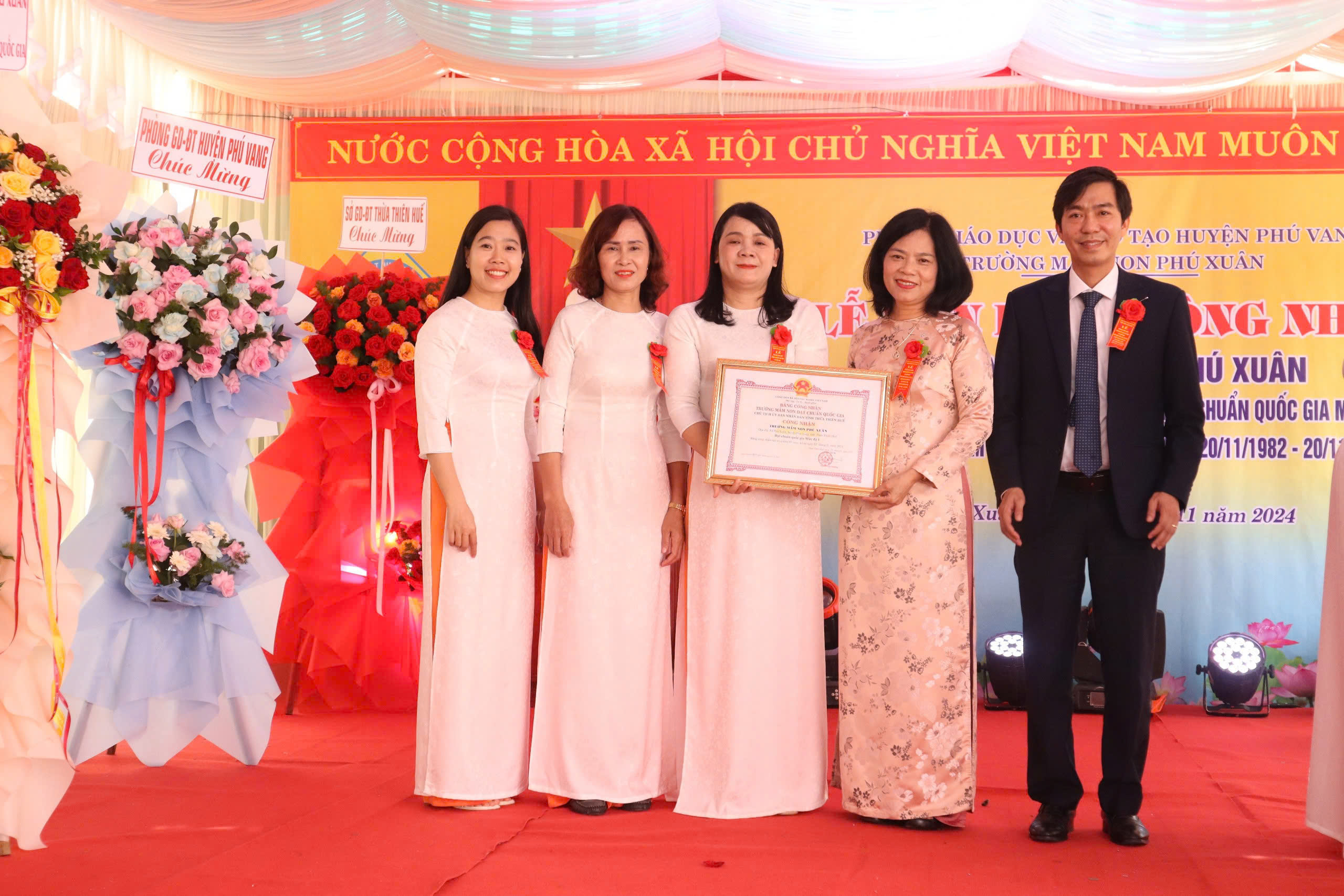 Phú Vang nâng tổng số 50 55 trường đạt chuẩn Quốc gia