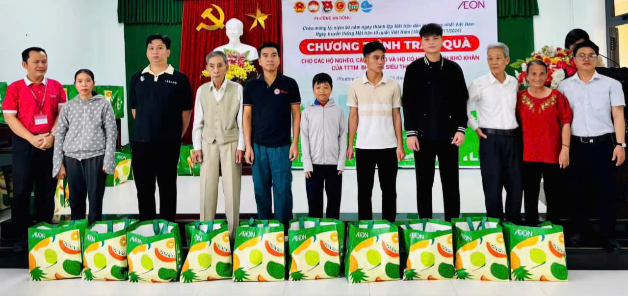 Siêu thị AEON trao 100 suất quà cho hộ nghèo và cận nghèo phường An Đông