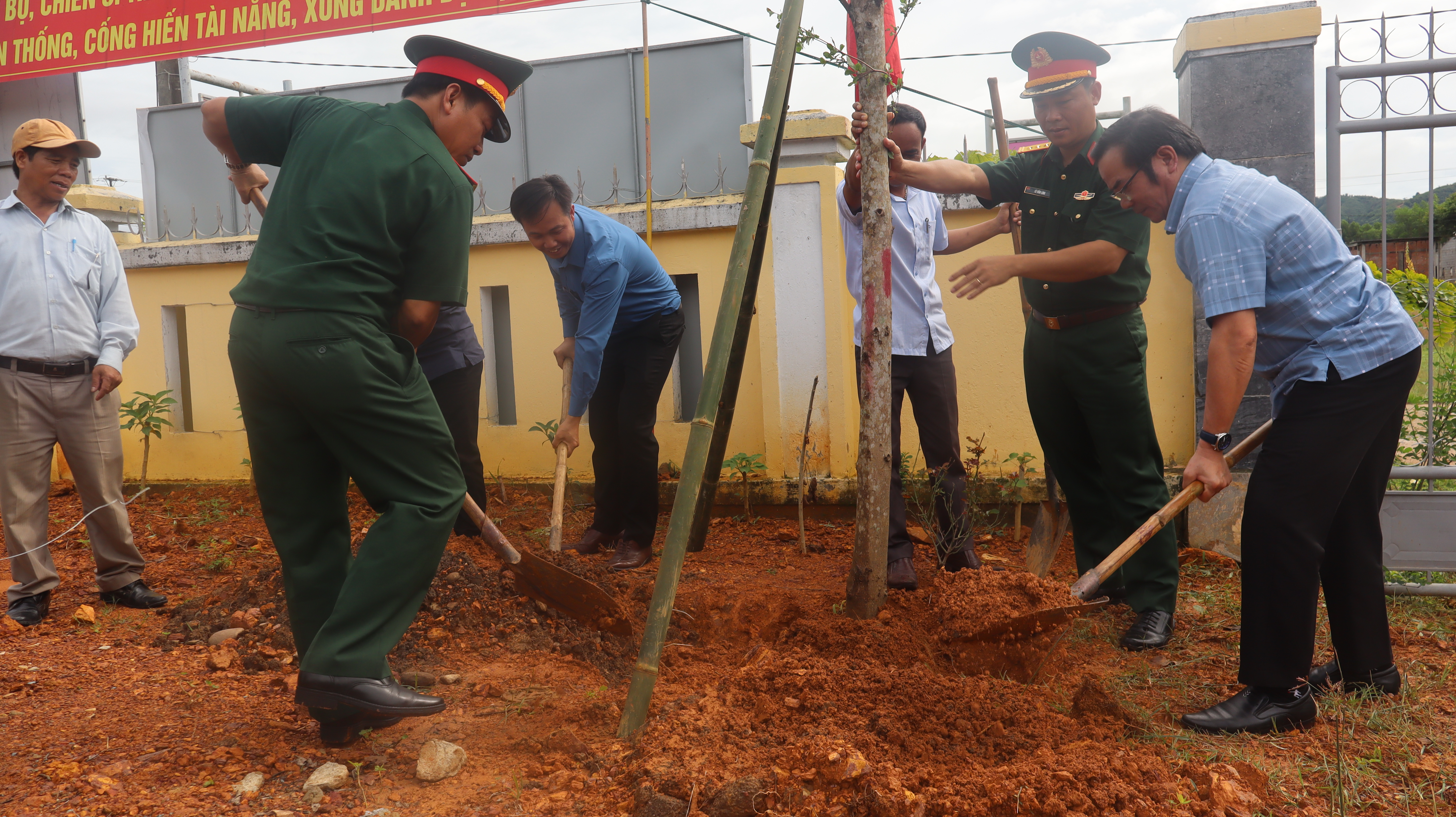 Nâng cao hiệu quả công tác dân vận vùng đặc thù