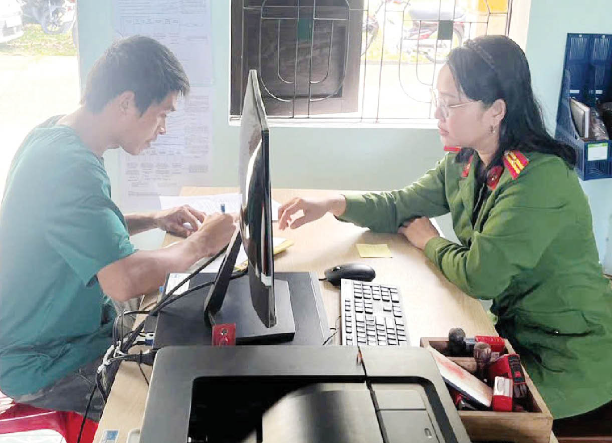 Gần gũi trong giao tiếp, nhiệt tình trong công việc