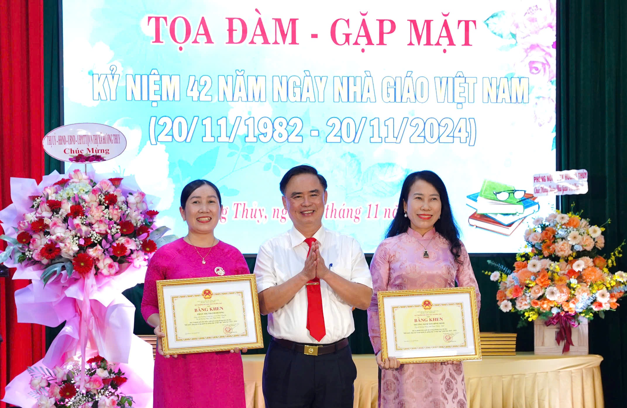 Hương Thủy 1 tập thể và 1 cá nhân được Bộ Giáo dục và Đào tạo tặng Bằng khen